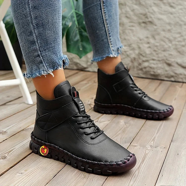 Damskie buty trekkingowe za kostkę z dobrą przyczepnością