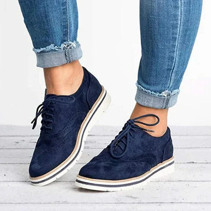 Damskie sznurowane buty z ozdobnymi wycięciami