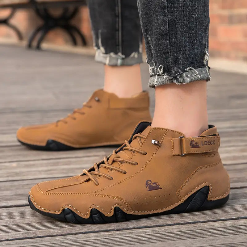 Męskie wodoodporne buty z elastyczną wstawką