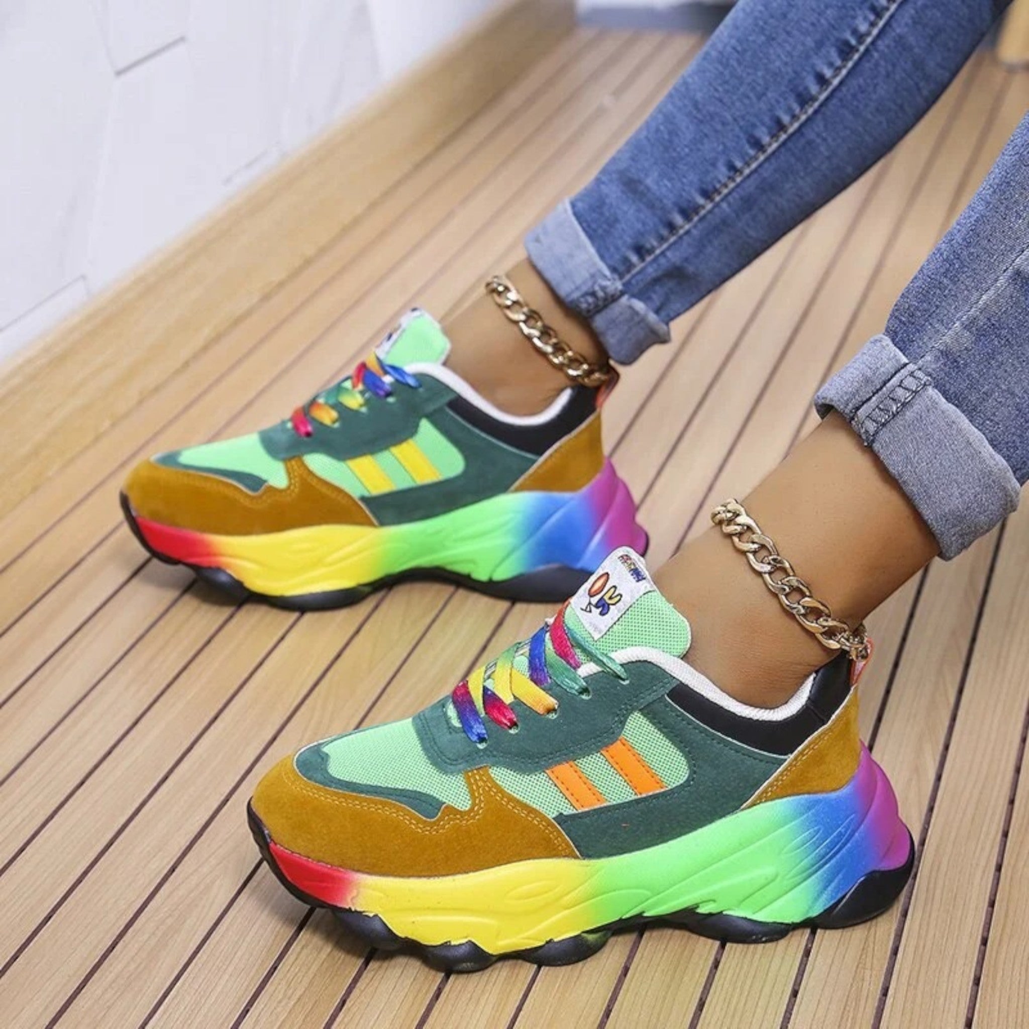 Damskie modne sneakersy na podwyższonej podeszwie