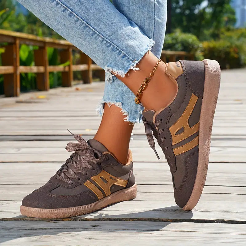 Damskie sneakersy w stylu retro na sznurówki
