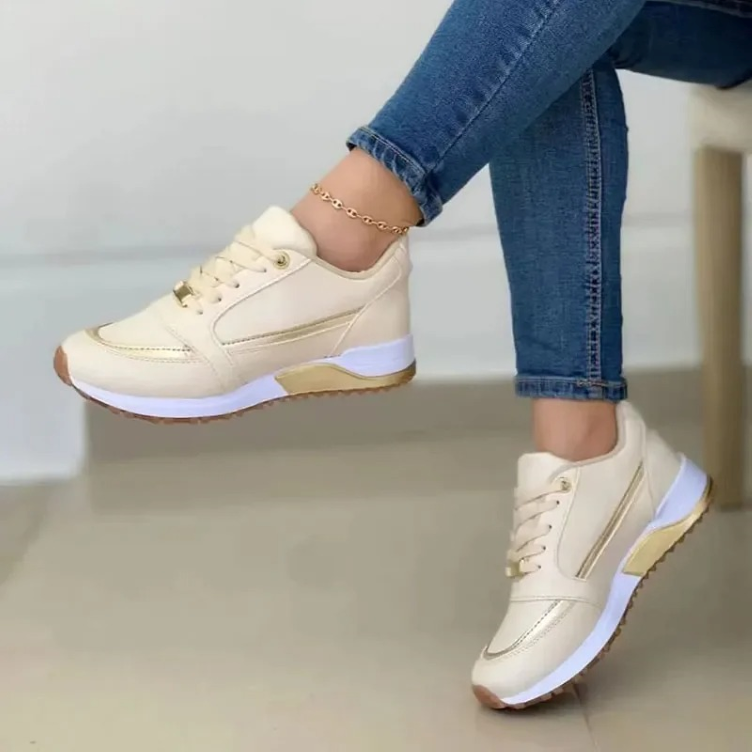 Damskie sportowe skórzane buty z białą podeszwą
