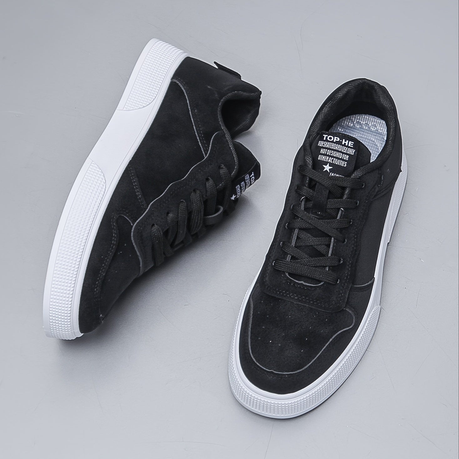 Męskie niskie sneakersy w jednolitym kolorze
