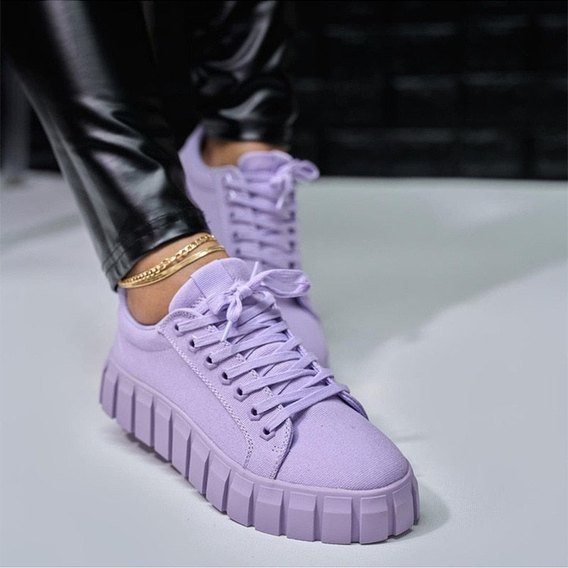Damskie sneakersy w jednolitym kolorze na sznurówki