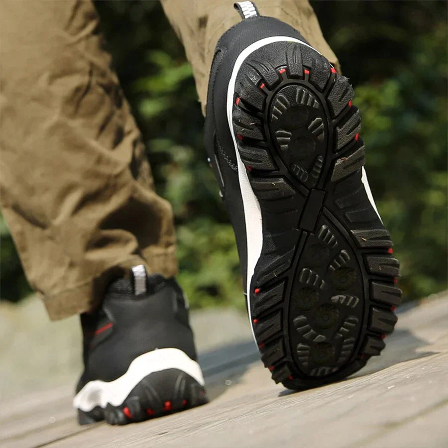 Męskie wodoodporne buty outdoor z dobrą przyczepnością