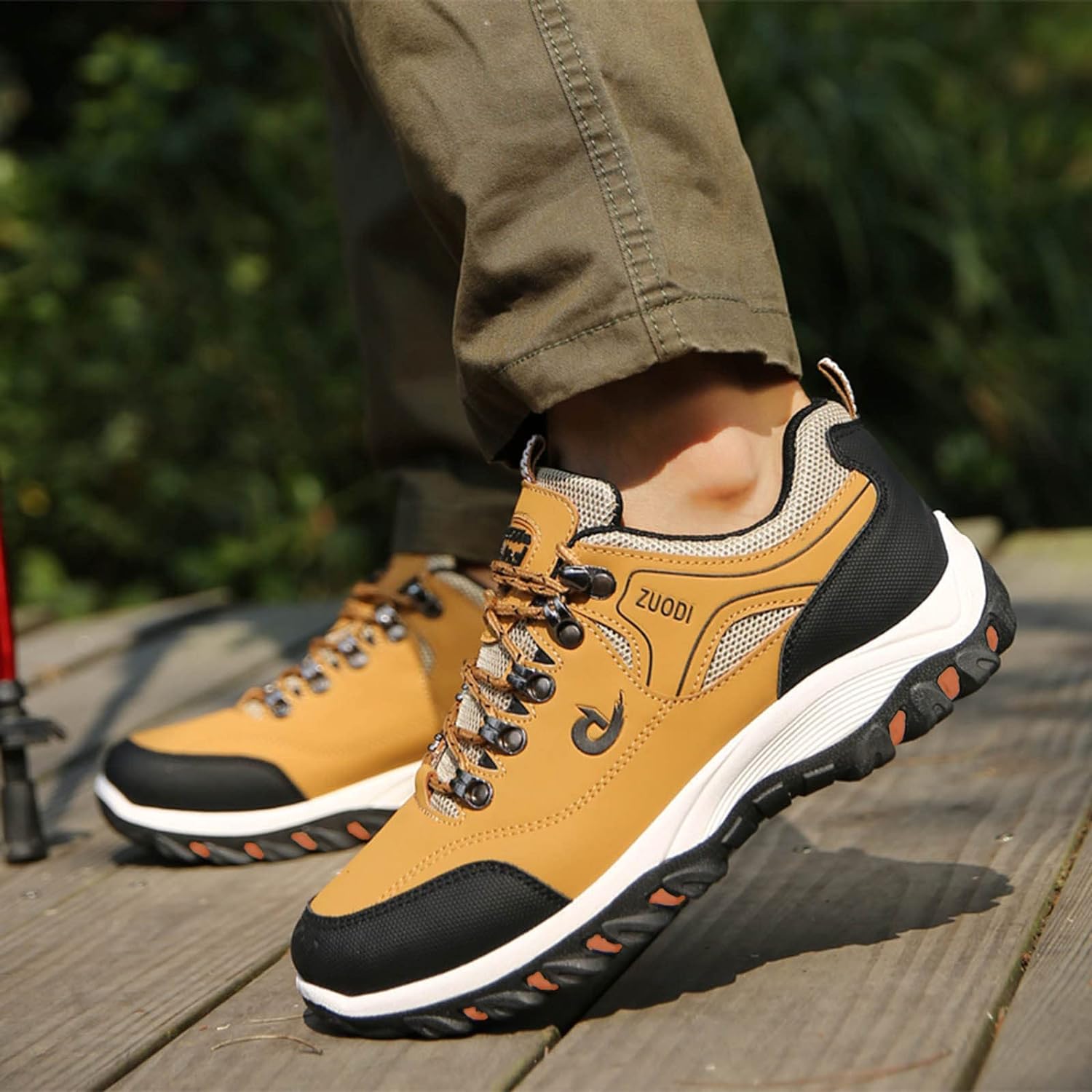 Męskie wodoodporne buty outdoor z dobrą przyczepnością